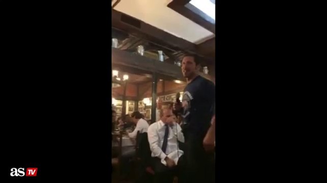 Emotivo discurso de Diego Simeone a sus jugadores tras ganar la Liga BBVA