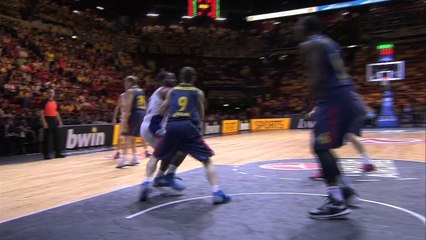 Final Four Magic Moment: Monster Block by Joey Dorsey, FC Barcelona