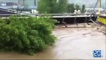 Inondations en Bosnie: Un pont est arraché par les eaux