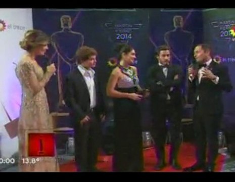 Paula conduciendo la Alfombra Roja de los Martín Fierro 4 - 18 de Mayo