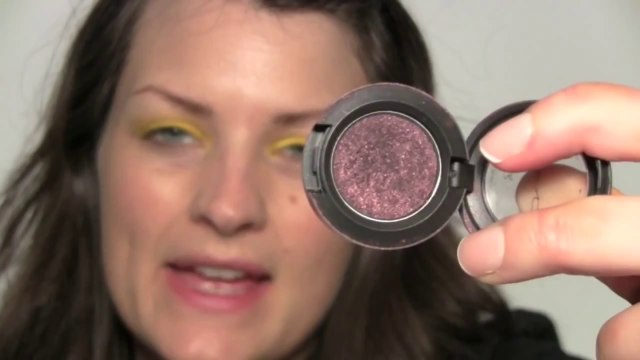 YELLOW EYES WITH EYE LINER MAKE-UP TUTORIAL