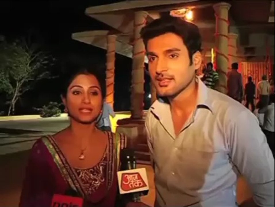 Bani : Parmeet forcefully marries Rajji - IANS India Videos