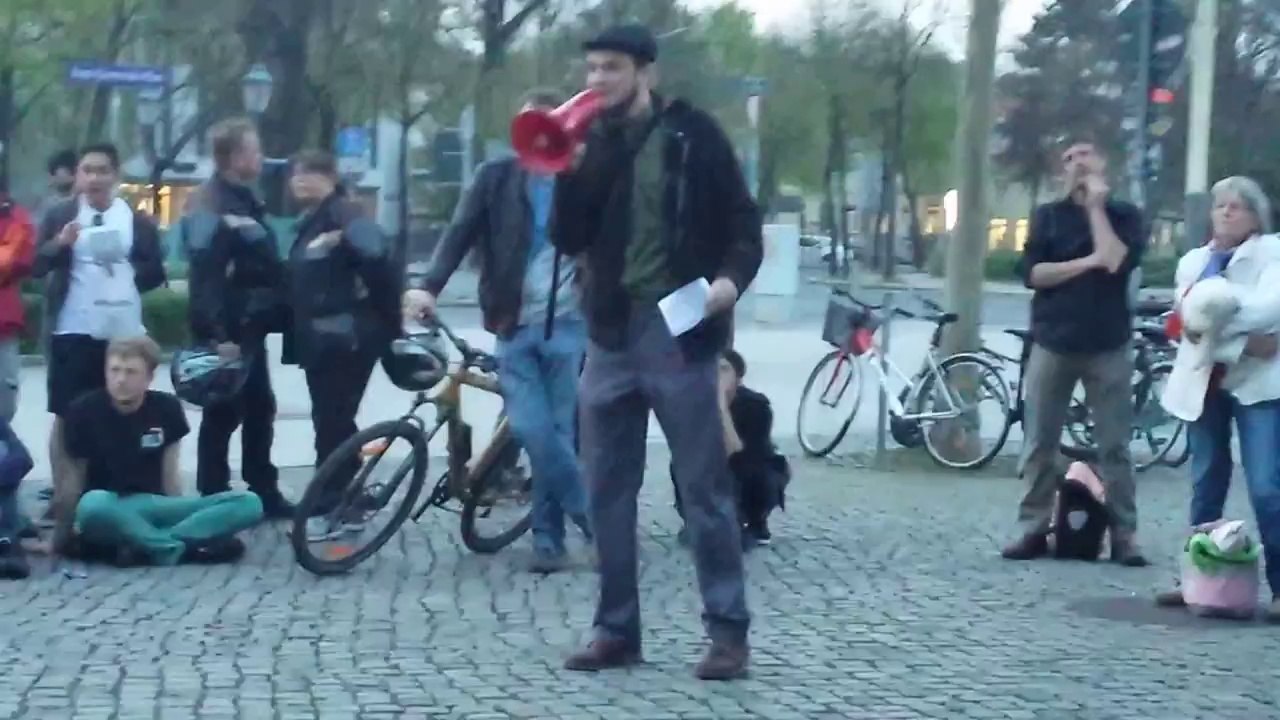 Mahnwache für Frieden - Dresden - 07.04.2014 Teil 2