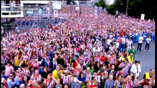 El Atlético celebra con su afición el título de Liga