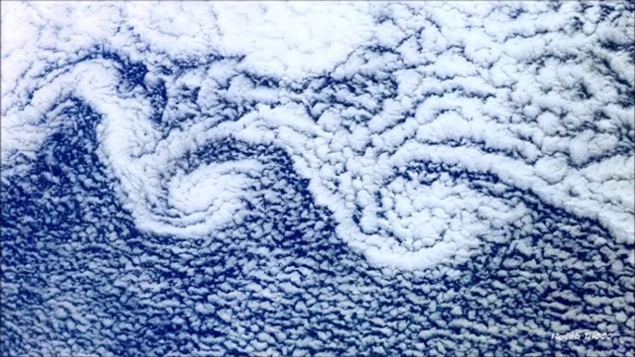 20 Amazing Cloud Formations