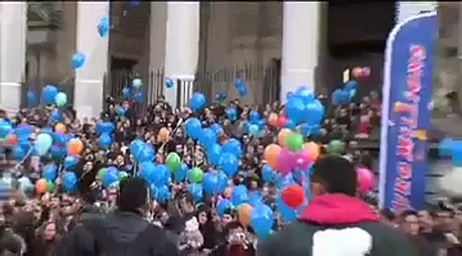 VISITBRUSSELS: Balloon Day Parade 2009 in Brussels - Brussels, Belgium