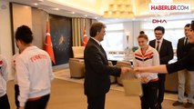 Cumhurbaşkanı Gül, Gençleri Kabul Etti
