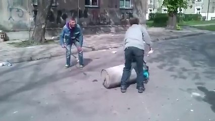 Çöp kovasından bazuka yapmak