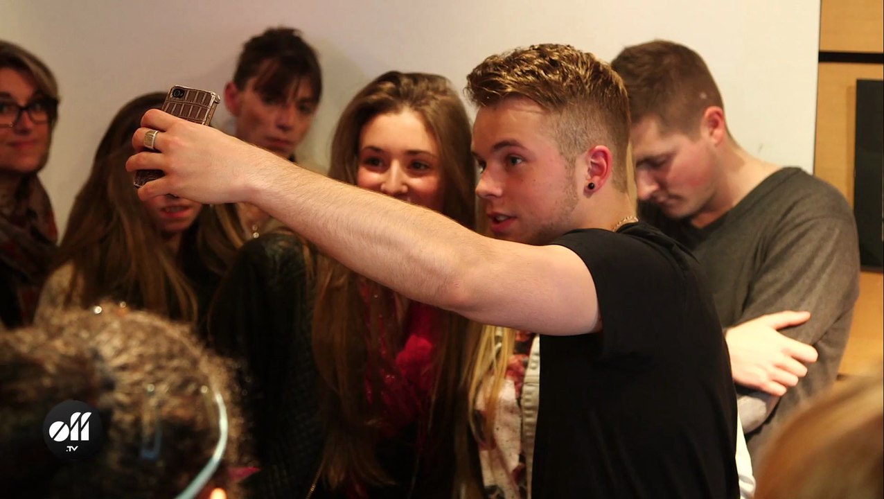 OFF DATE - Ma2x rencontre ses fans chez Universal