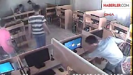 Kız Arkadaşını Rahatsız Eden Genci Sopayla Komalık Etti