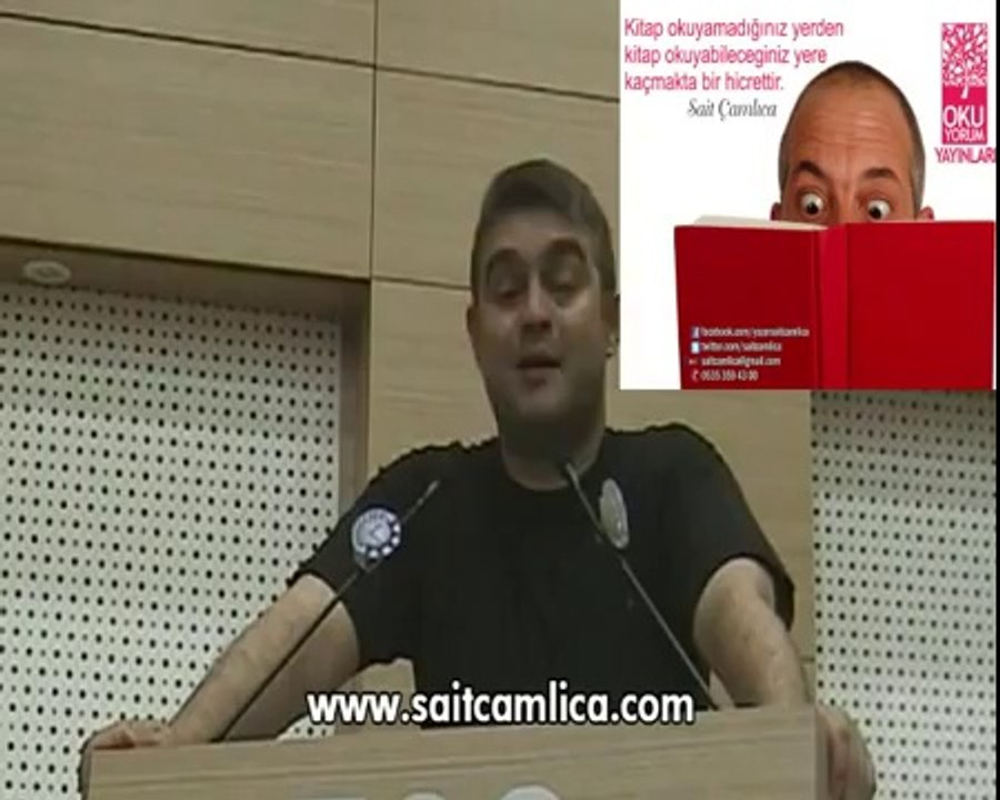 Adamlar çıplakken bile kitap okuyor, bizimkiler onlara bakıyor