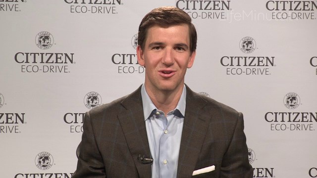 NY Giants Quarterback Eli Manning Helps Reward Merit Scholarships