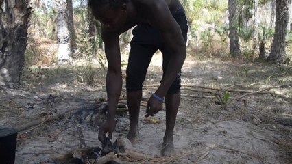 Comment allumer un feu en brousse?