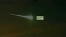 Rusya'ya düşen meteoru bir UFO havada parçaladı. | www.SpaceExplorer.TV
