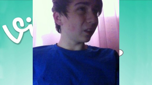 Когда просят дать телефон..(Vine by VT)