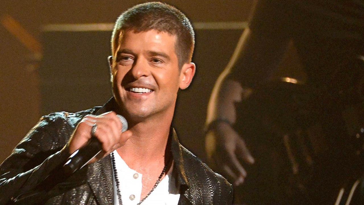 Robin Thicke Sings For Paula Patton – Billboard Music Awards 2014