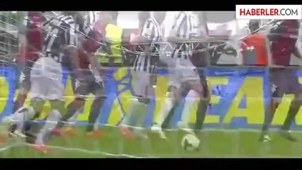 Juventus'lu Andrea Pirlo, 30 Metreden Kaleciyi Avladı