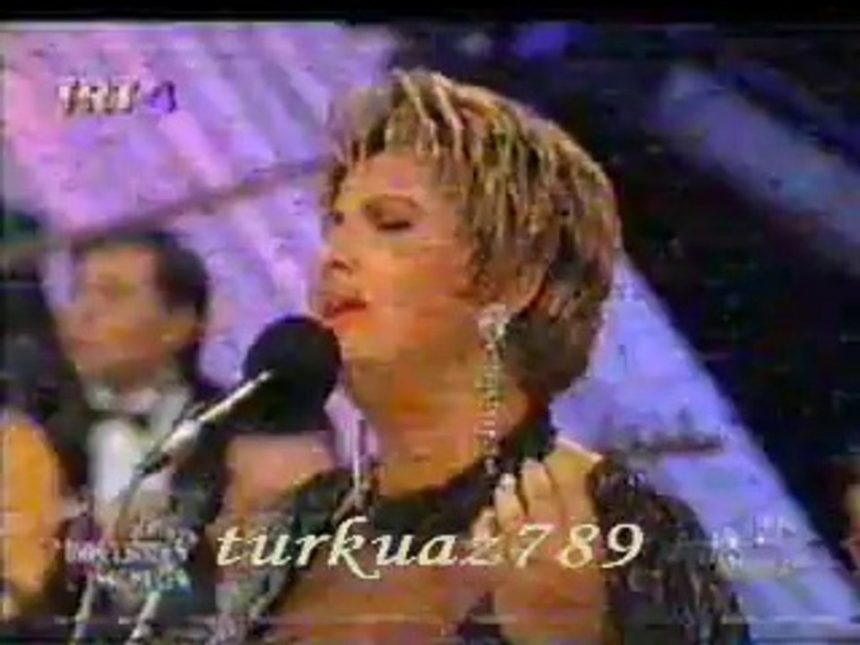 Pelin UYANIKER TUNCEL-Bahar Bitti Güz Bitti Artık Bülbül Ötmüyor