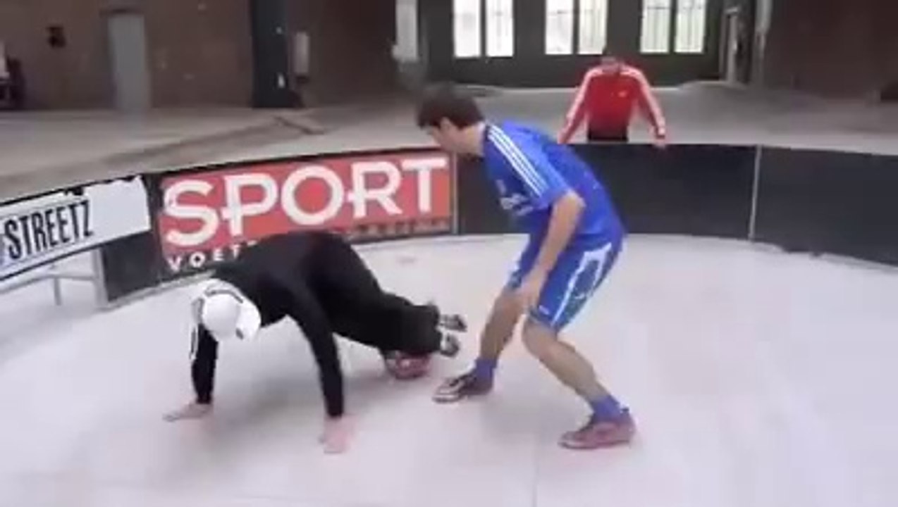 Séan Garnier réalise le Geste Ultime (foot freestyle)