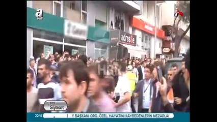 Başbakanlık müşavirinin protestocuya tekme attığı anlar