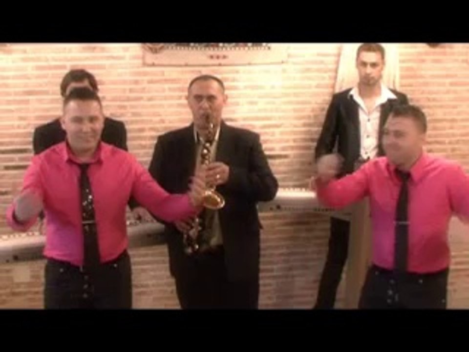 MITA DE LA BALS SI MITA INTERNATIONALUL - HAI NOROC SI SUS PAHARUL