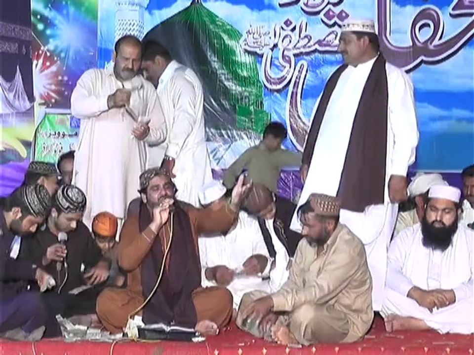 Aqa meryian akhiyaan Madinay wich reh gayaan by M ASLAM SAEEDI Mehfal_e_Naat (peer mahal)2014