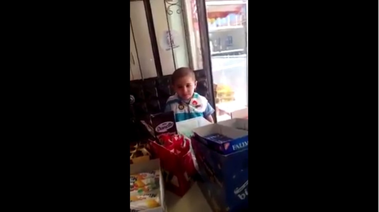 Bakkaldan Yumurta Yürüten Afacan