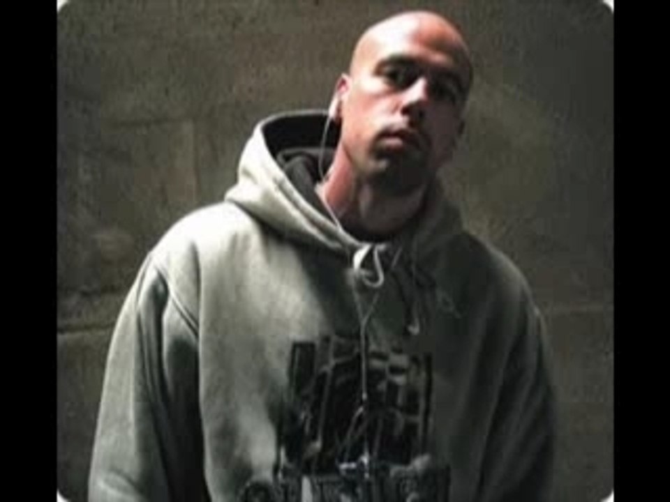 SINIK-dans la cage