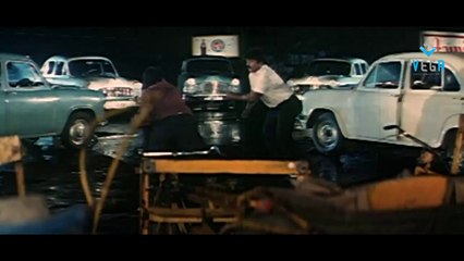 Ezhai Jathi Movie Action Scene -1