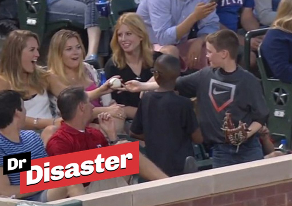 Un garçon malin et dragueur au baseball / Dr Disaster