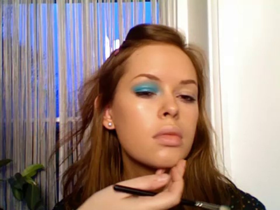 GUCCI BLUE MAKE-UP TUTORIAL ON TANYA BURR