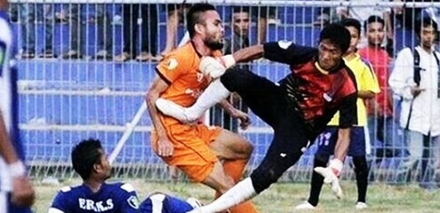 Endonezya'da kaleciden öldüren tekme