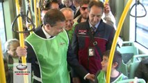 Controllori per un giorno, i bambini salgono sul tram 8 con pettorina Bit ReGeneration