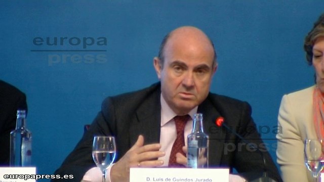 Guindos dice que el PIB creció al menos un 0,4%
