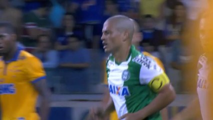 Il vecchio Alex non ha pietà dei suoi ex