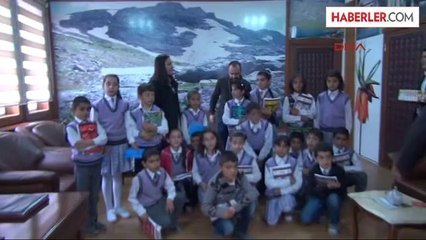 Hakkarili Öğrenciler, Belediye Başkanına Eş Başkanlığın Ne Olduğunu Sordu