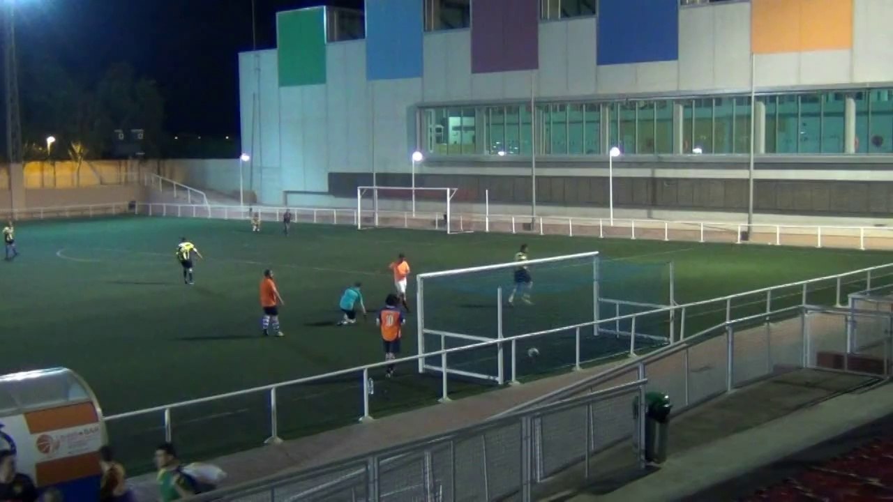 pj J30: Naranjitos 2-6 Camachito