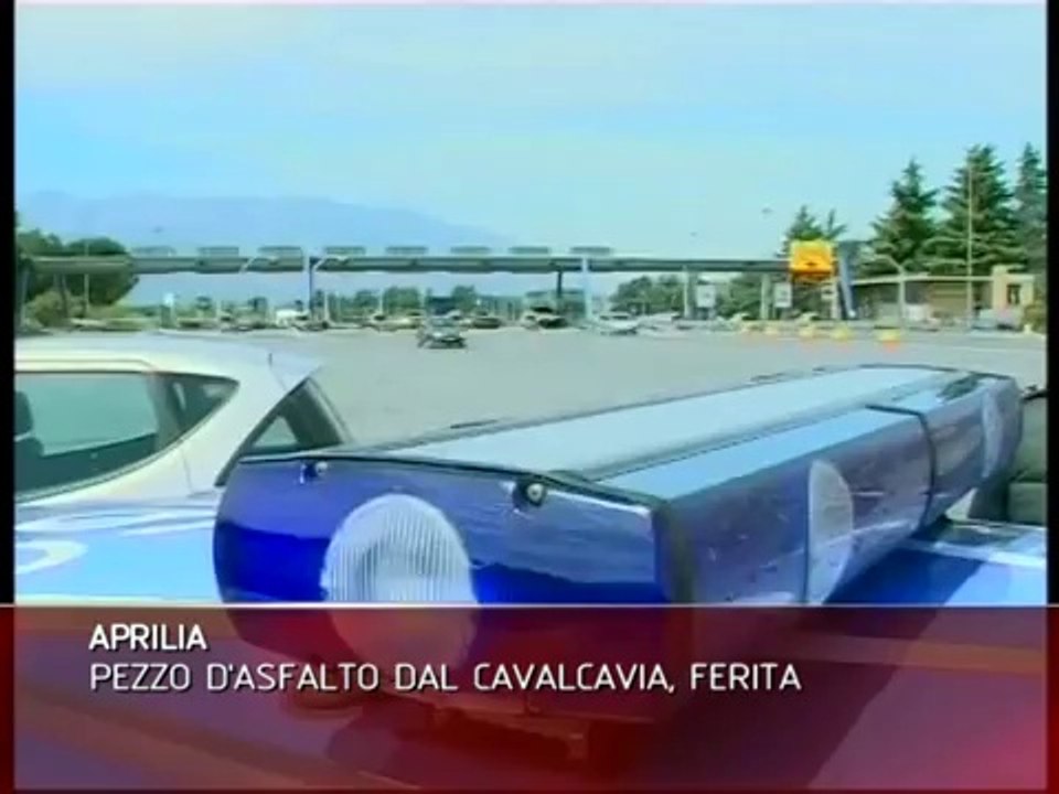 APRILIA: SASSO SUL PARABREZZA, UN FERITO