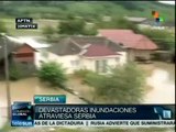 Cientos de miles de serbios abandonan sus casas por inundaciones