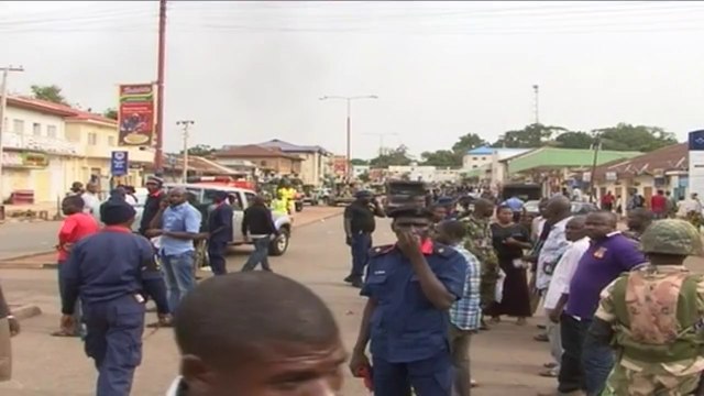 Twin Nigeria car bombs kill more than 100 in Jos