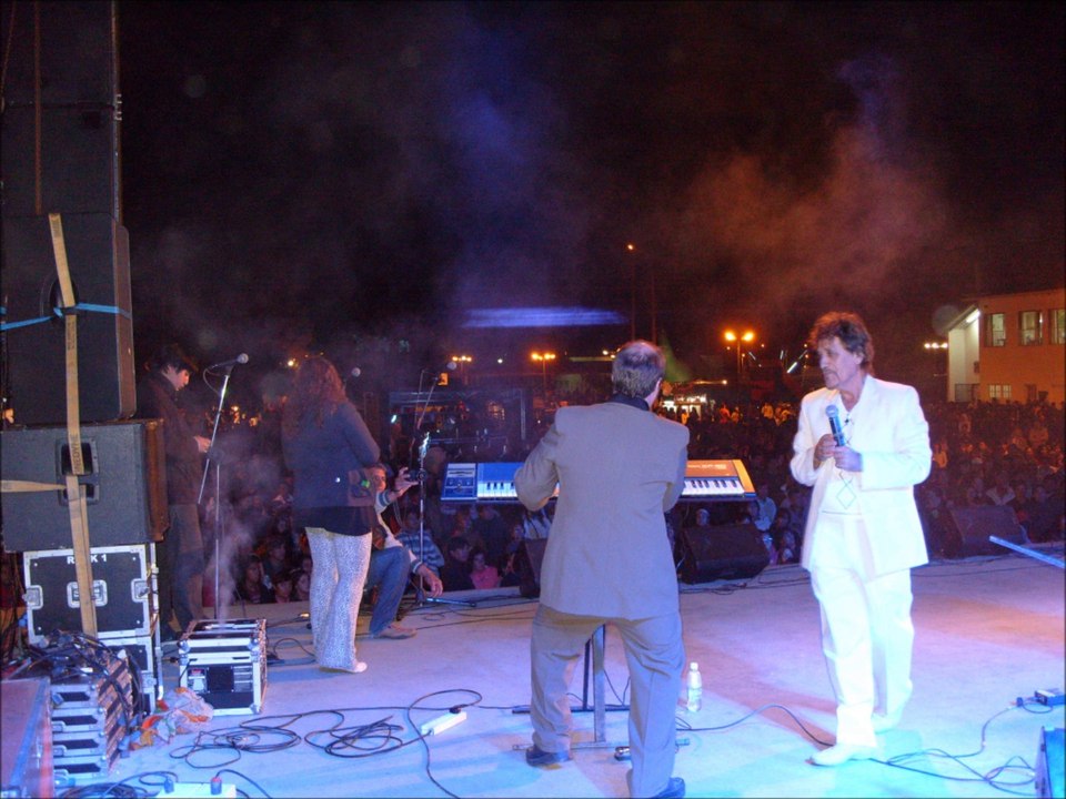 LOS GALOS-Argentina- Pon tu cabeza en mi hombro