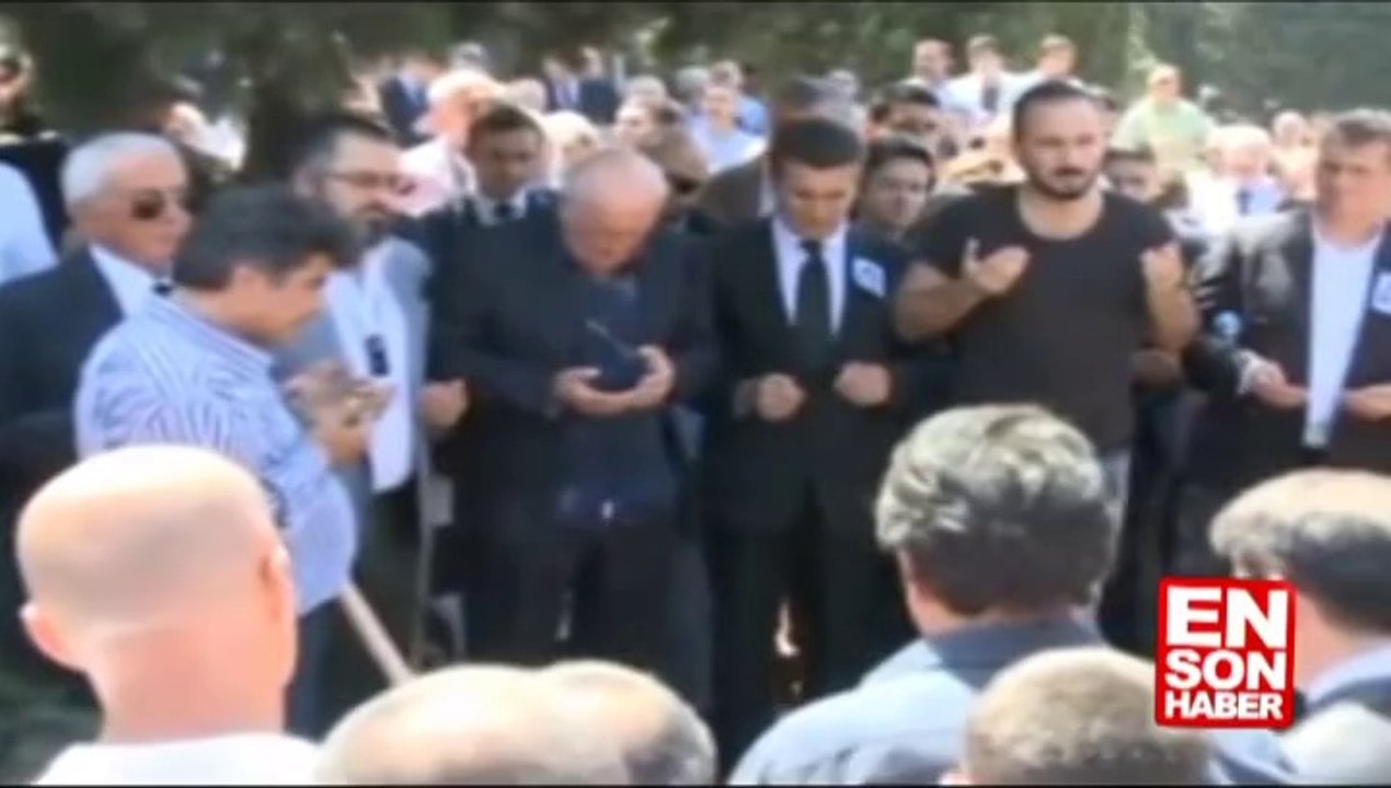 ALİ ŞEN İMAMI FIRÇALADI!