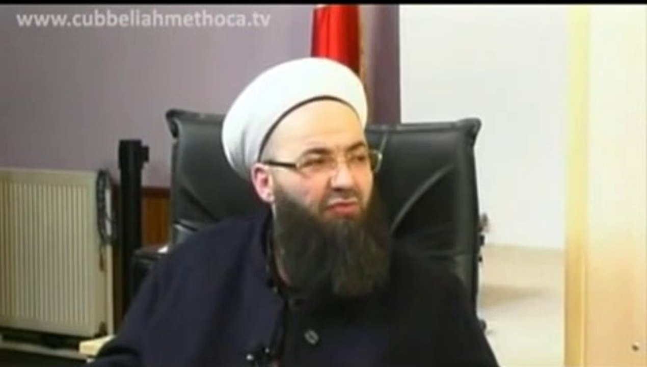 Cübbeli Ahmet Hoca - Şifa-i Şerif Kitabı Hayızlı iken Okunur mu.mp4
