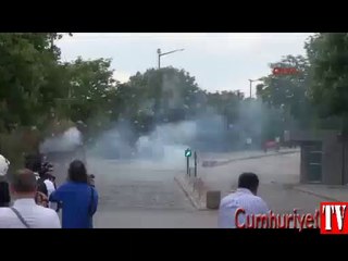 Adalet Bakanlığı'na yürüyen ODTÜ'lüleri polis gaza boğdu