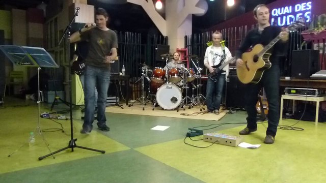 Flying Snails - Helicopter (Bloc Party)