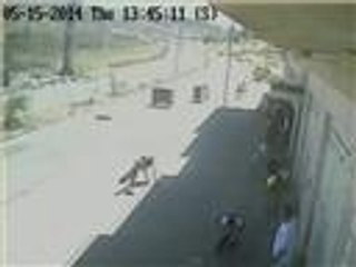 كاميرا مراقبة رصدت لحظات استشهاد شابين فلسطينيين