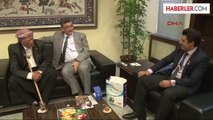 Perver'in Babası Ak Partili Büyükşehir Belediye Başkanını Ziyaret Etti