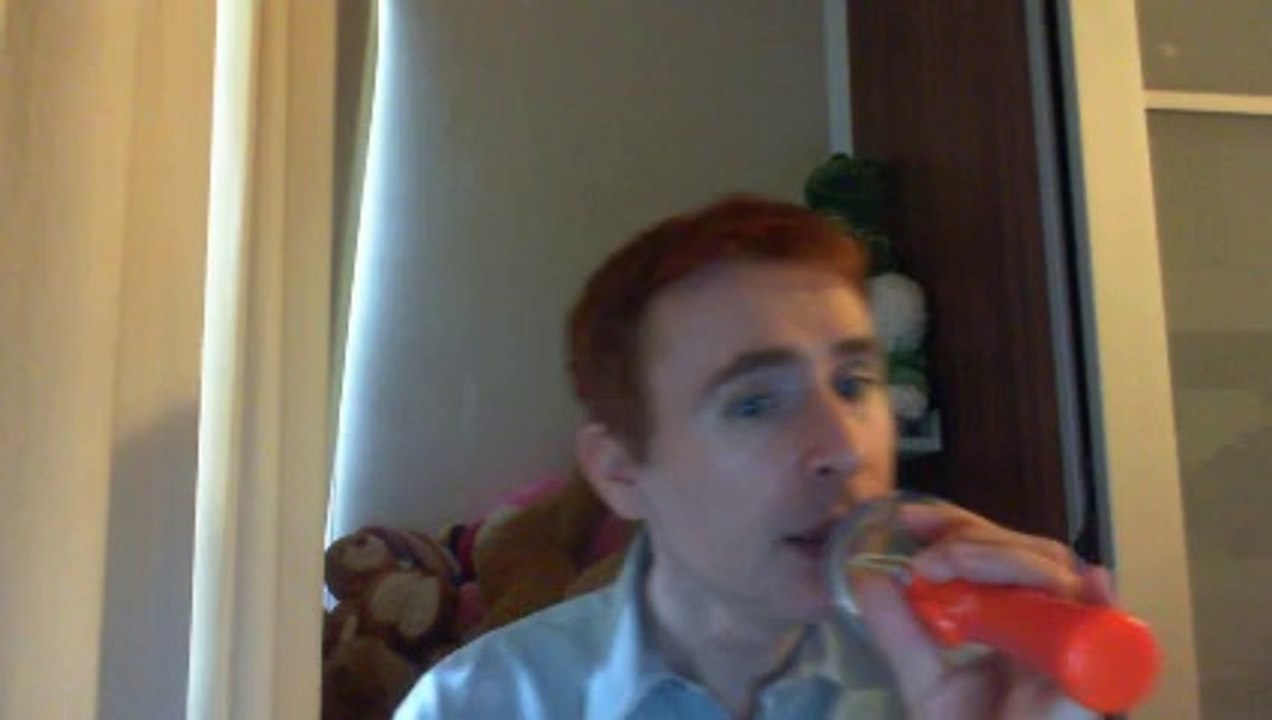 Wiwi égratigne "en attendant" de Carmen Maria Vega