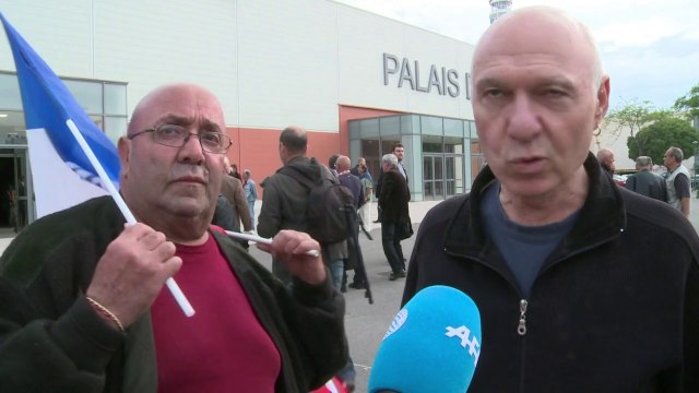 French far-right warns voters against immigration, Islam