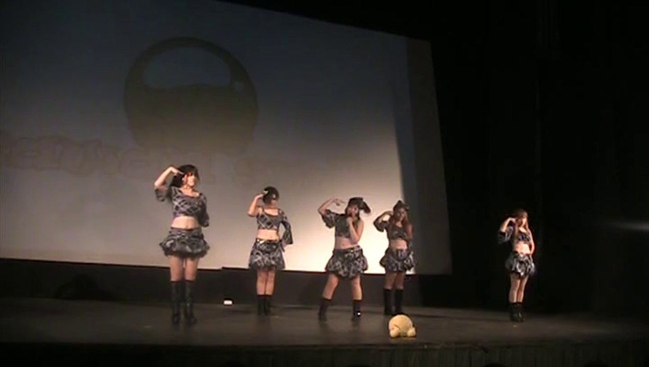 (Kawaii Smile) morning musume onna no otoko no lullaby game en Otashow in Music 2014